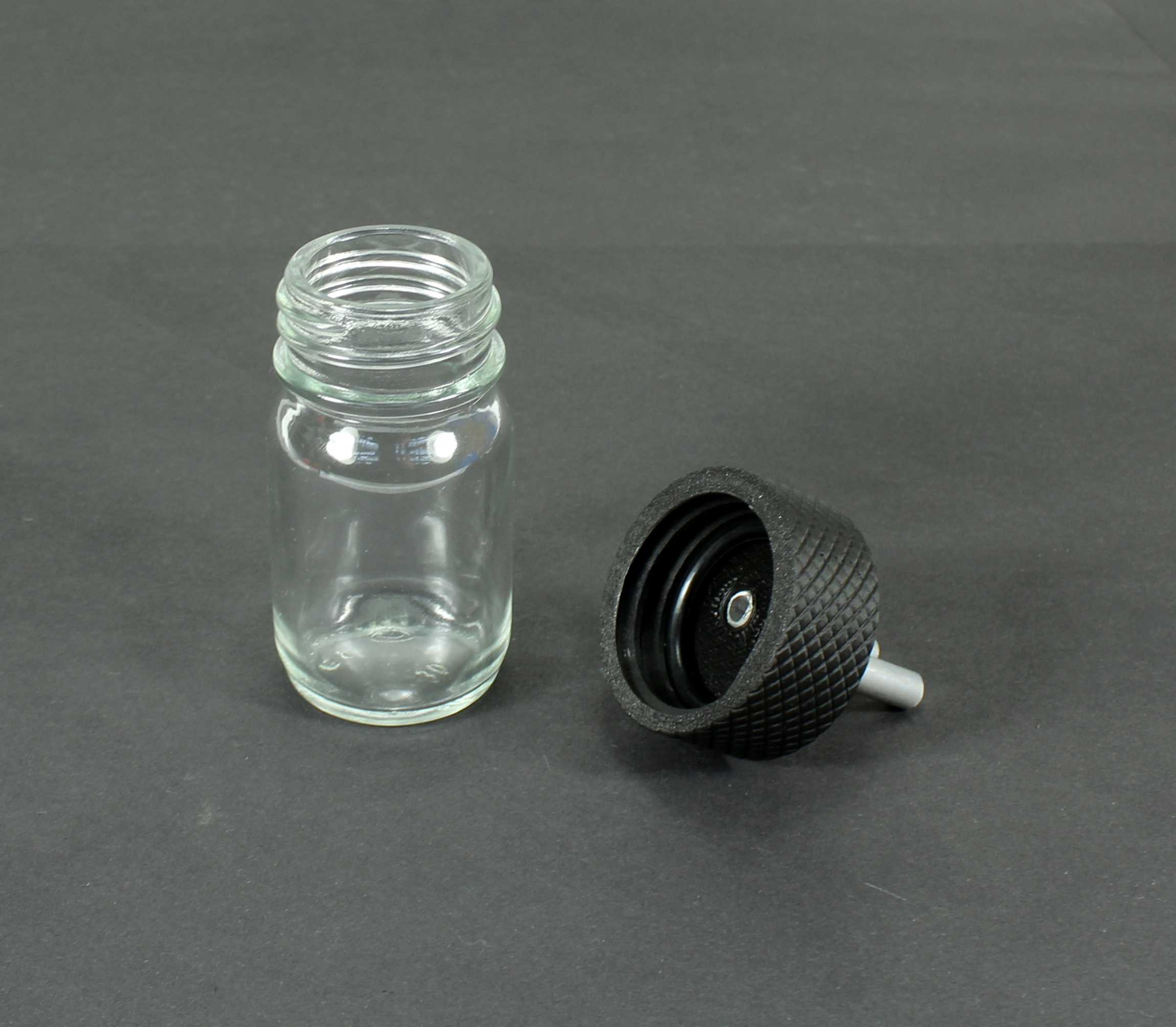Aroma Flasche 30ml für z.B. Gasmasken S10 FM12 GP5 Gasmask Adapter mit 2x6mm Alu Rohr