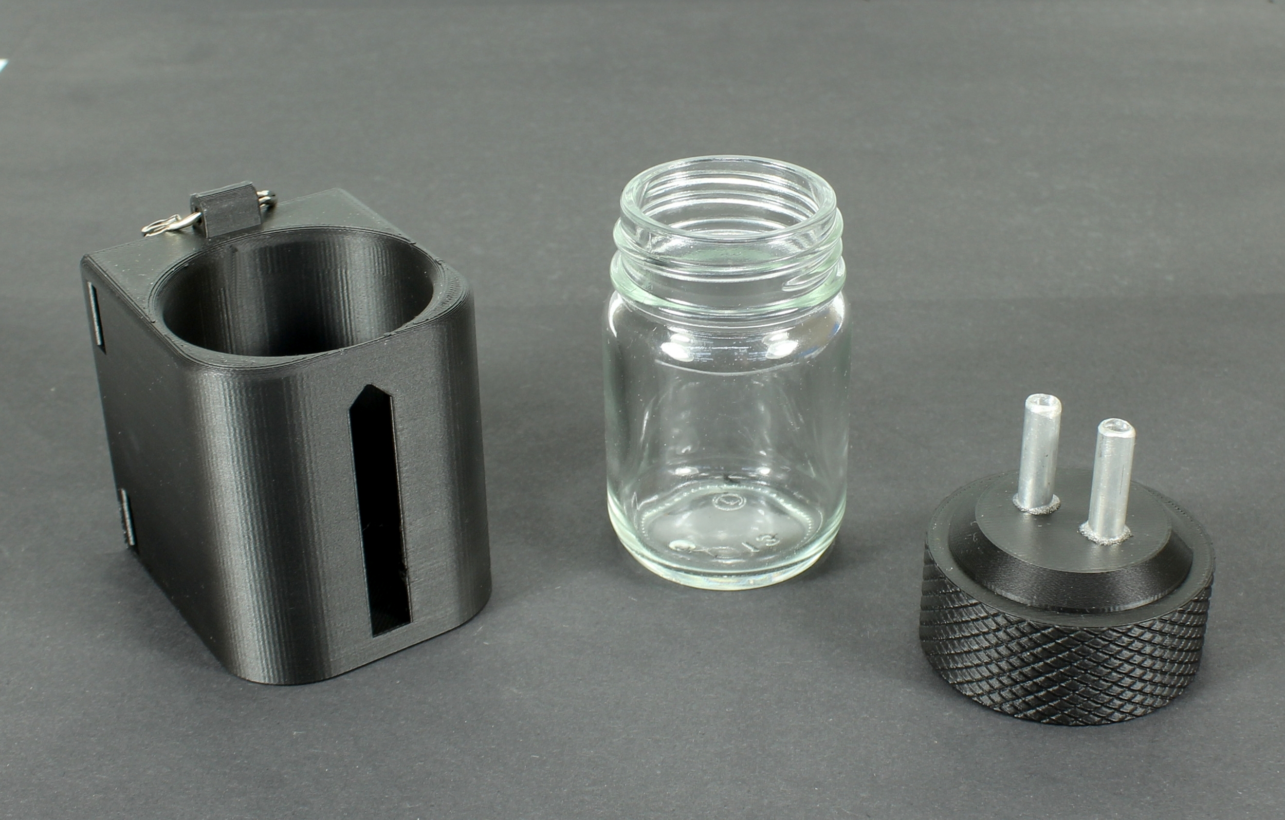 50 ml Aroma-Flasche mit Halter 2 x 6mm Schlauchanschluss Gasmasken DIY Aroma Anlage Gasmaske