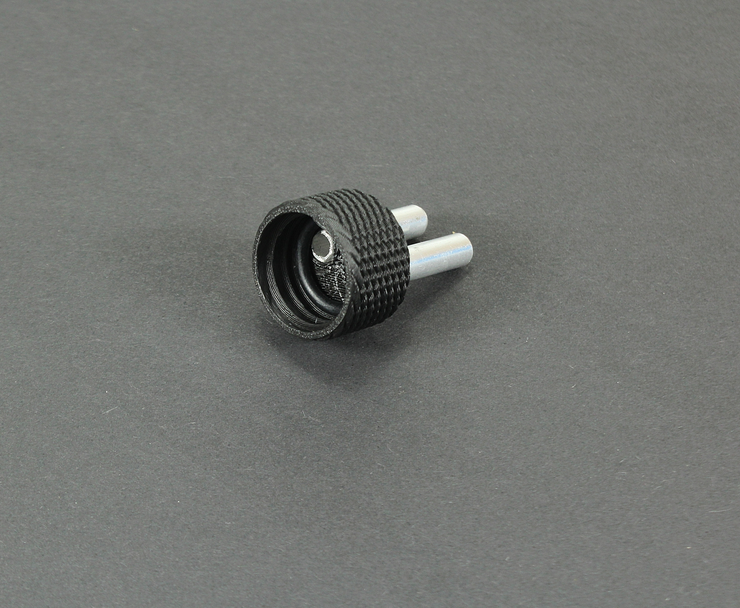 Adapter für Poppers Flaschen G18 mit 6mm Aroma Anschluss Gasmasken S10 FM12 GP5 FMJ08 usw.