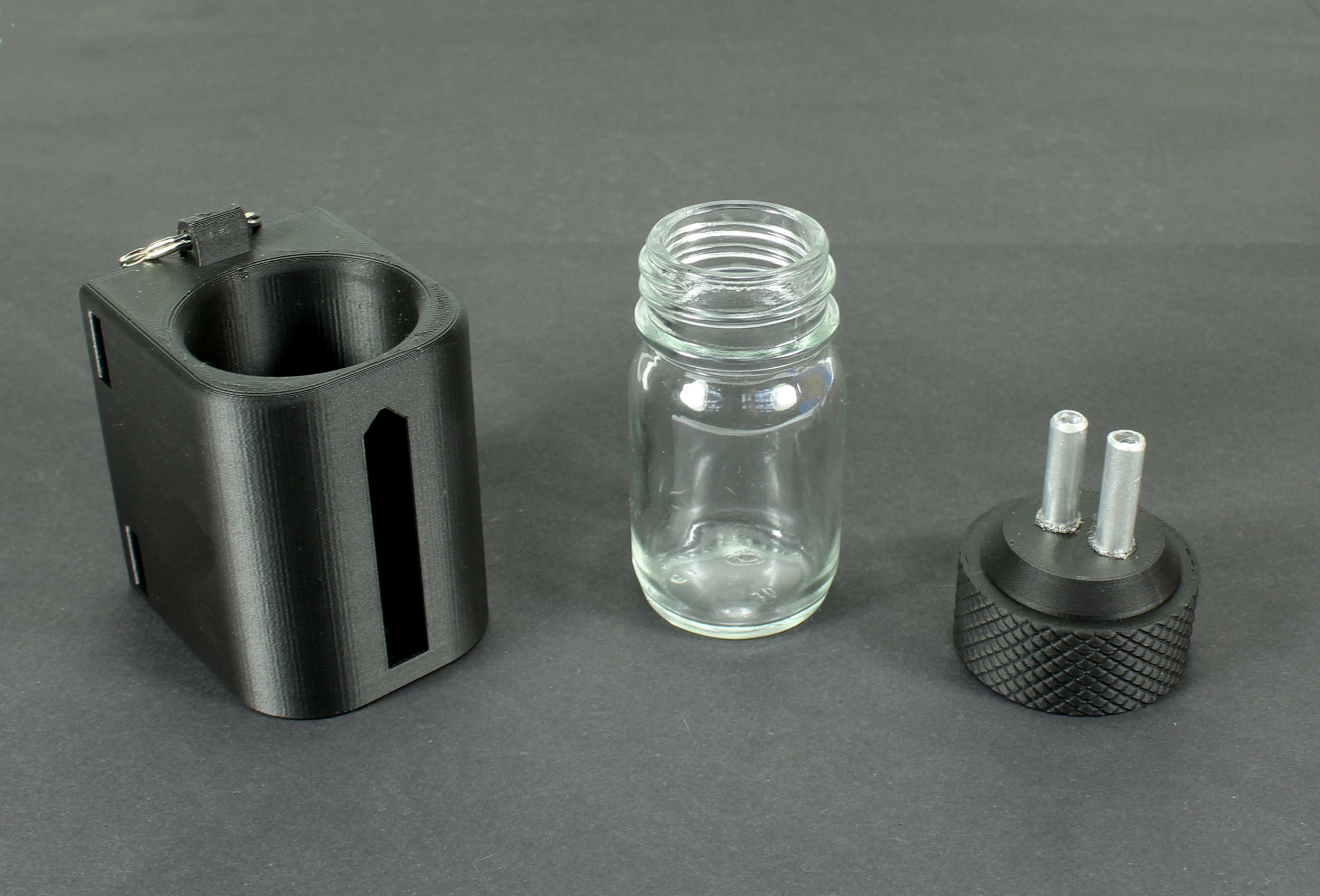 30 ml Aroma-Flasche mit Halter 2 x 6mm Schlauchanschluss Gasmasken DIY Aroma Anlage Gasmaske